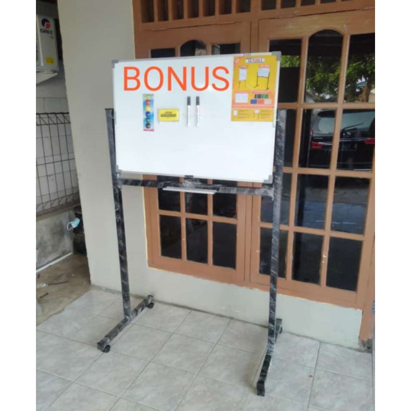 

papan tulis / whitebord Daiki magnetik UK 60 x 90 cm standing kaki roda