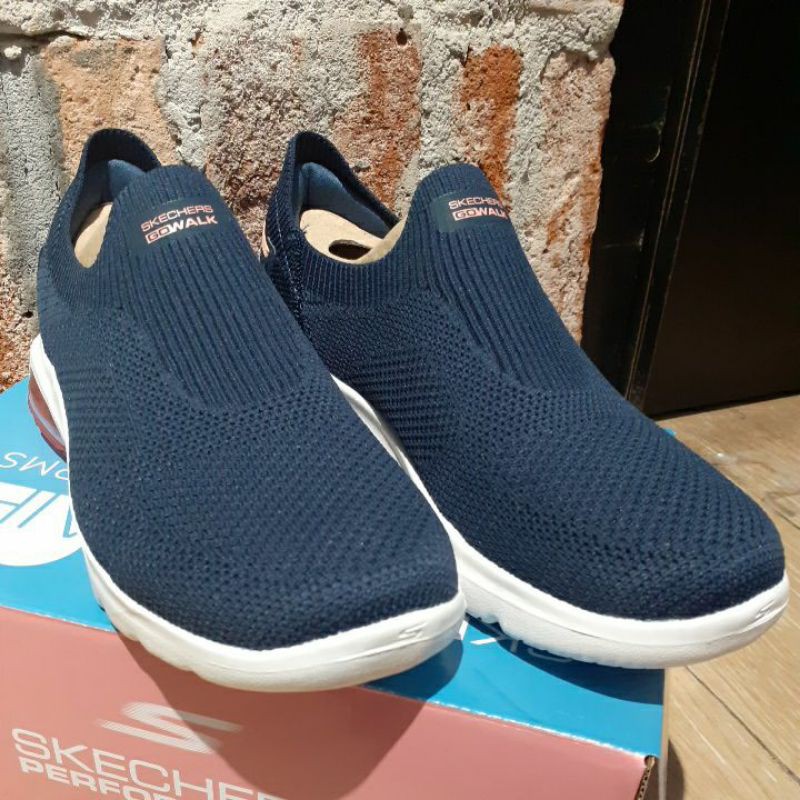SEPATU WANITA SKECHERS GOWALK AIR