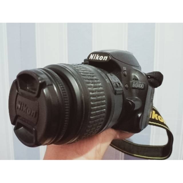 DSLR Nikon D3100