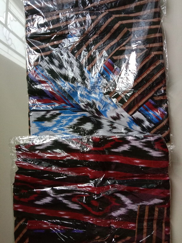 Blus Cropping Lurik Kombinasi Motif Tenun Baju Batik Kantoran Wanita Casual Formal Katun Warna