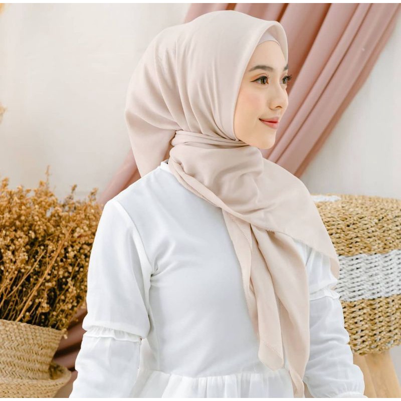 Paris Premium Hijab Segi Empat Basic Jahit Tepi | Segi Empat Paris Premium