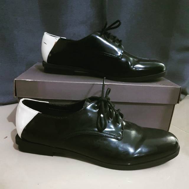 Charles & Keith Glossy Shoes