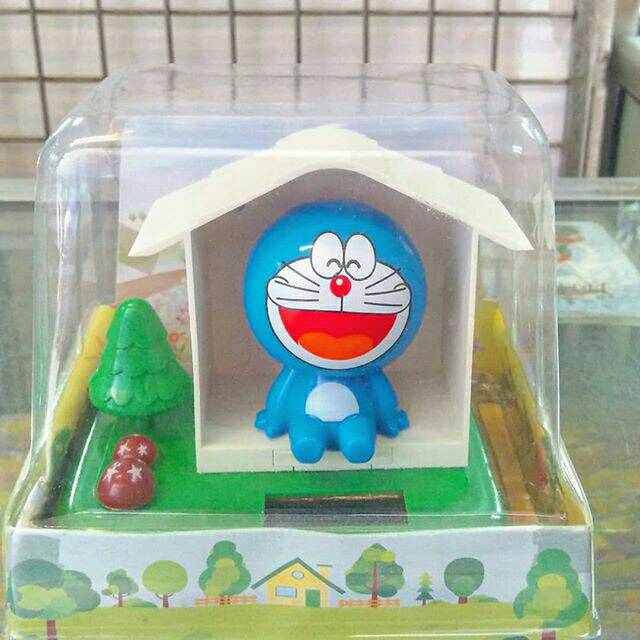 Pajangan Doraemon