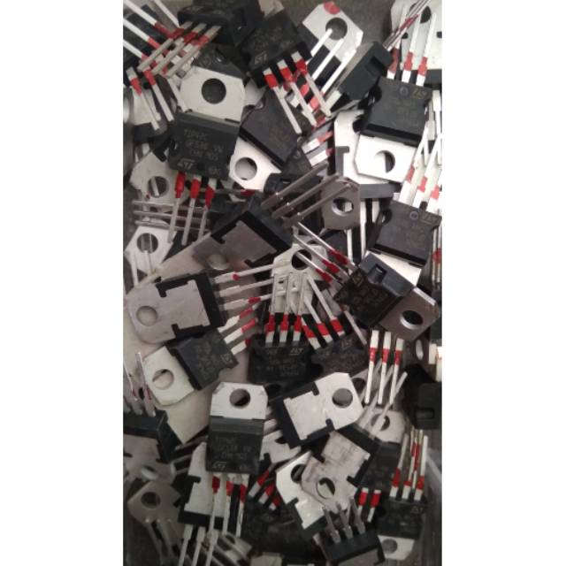 TIP42 (1BH) merk ST TIP 42C TIP 42 TIP 42C