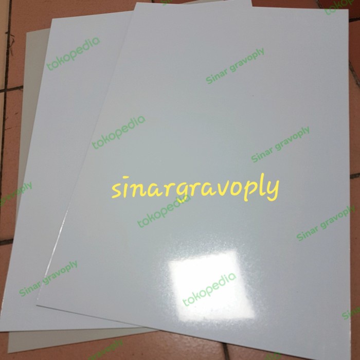 

Lucu Gravoply Putih Teks Hitam Bahan Gravir Nametag D60X120 Cm Tebal 1.5Ml Gilaa!!!