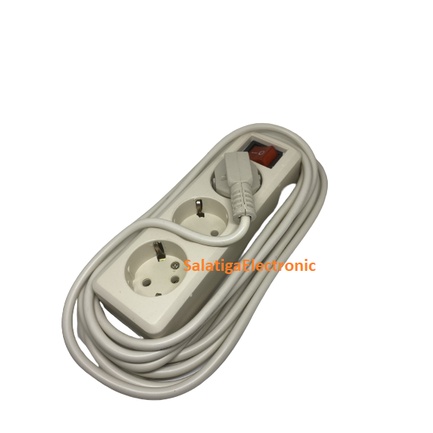 Stop Kontak – 3 Lubang