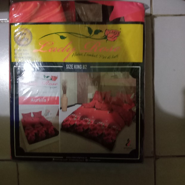 Sprei Lady Rose Uk. King (180x200) Dan Uk. Queen (160x200) Motif Louise, Gisel, Aurel Dan Gc