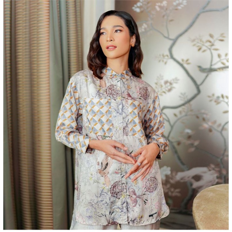 Wonderful Harmony shirt with pocket benang jarum x raisa buttonscarves size S ❣New