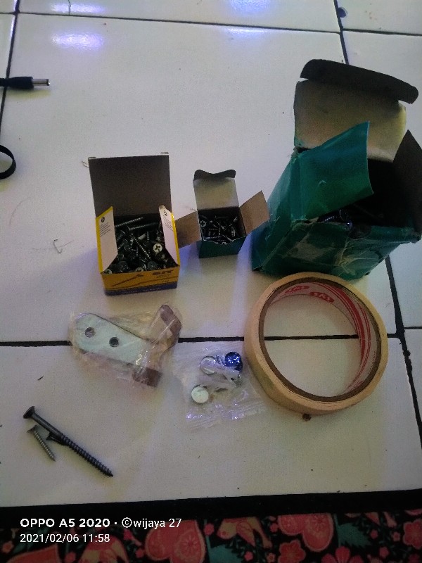 Gantungan Baju Dinding/ Kapstor Stainless Steel  Kait