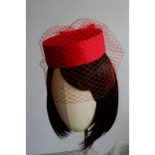 red pillbox hat (topi fascinator)