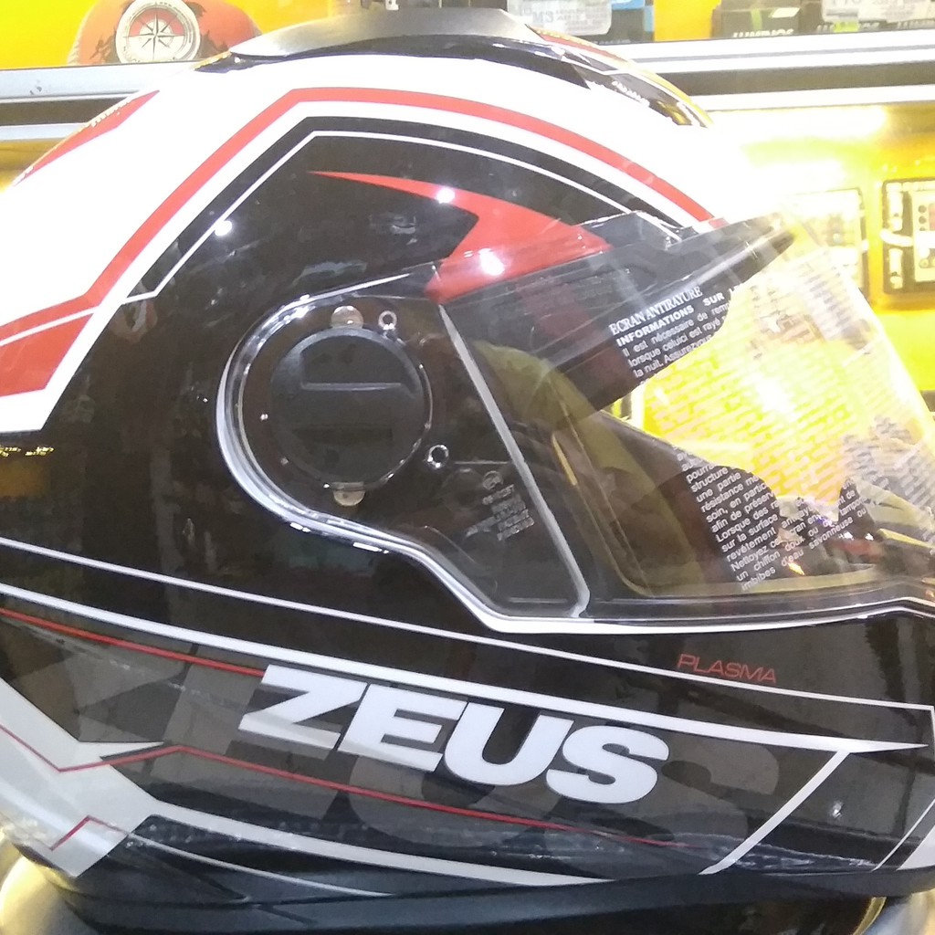 HELM ZEUS 811