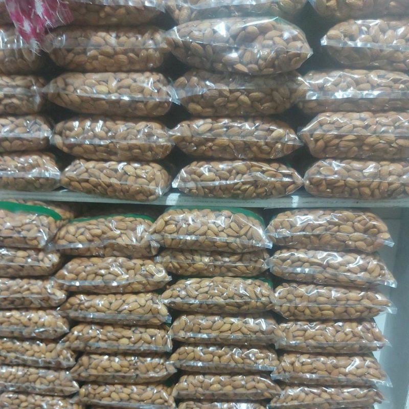 Kacang almond 1kg/ Kacang Almond Roasted