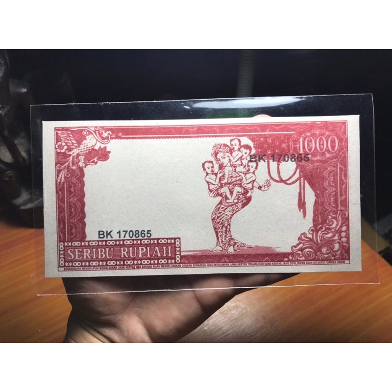Uang Kuno Soekarno 1000 Rupiah Merah 1964 Langka Gendong Anak 4