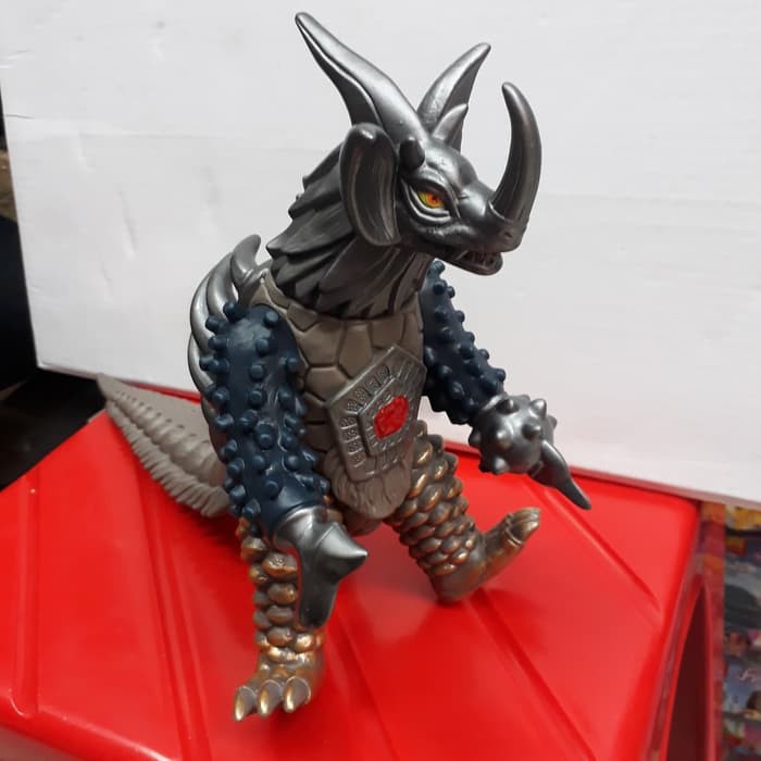 ITN - figure ultraman monster kaiju model tyrant mega jabba