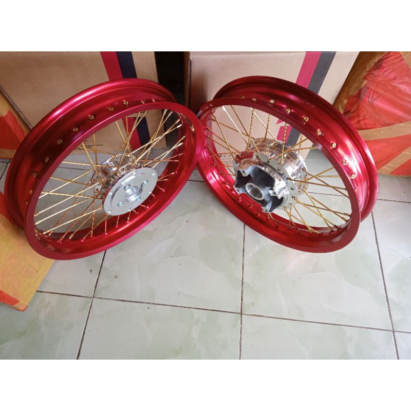 velg jari-jari cb 150 r old tapak lebar 250/250x17