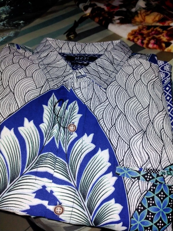 M231 Kemeja Pria Batik Panjang Biru 1722b