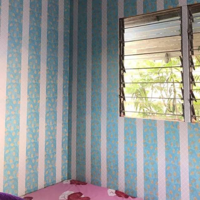 Wallpaper Dinding Daun Biru Muda