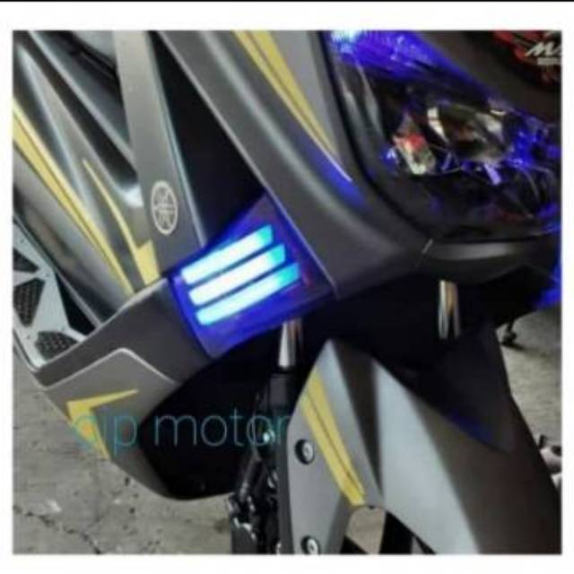 Lampu sein depan yamaha NMAX merah putih biru