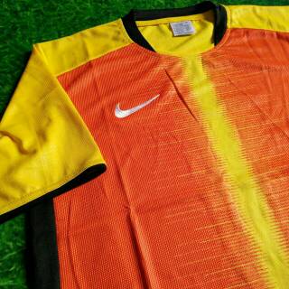 Stelan baju  jersey Futsal Nike maroon Hitam  Putih  Merah 