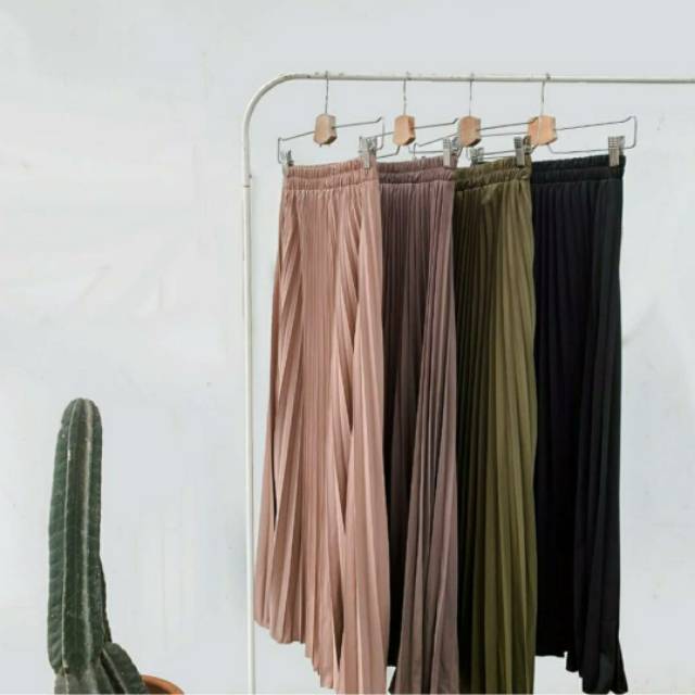 Basic Rok Pleats Vanilla Hijab
