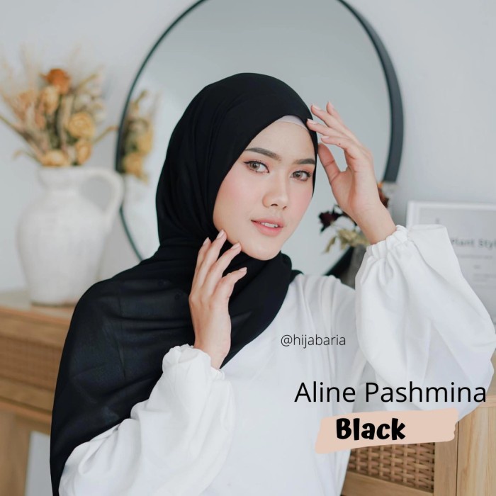PASHMINA- JILBAB PASHMINA CERUTY BABYDOLL - BLACK | KERUDUNG PASMINA POLOS HITAM -PASHMINA.