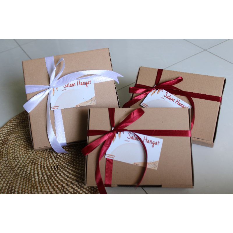 

Hamper/ gif box jajanan