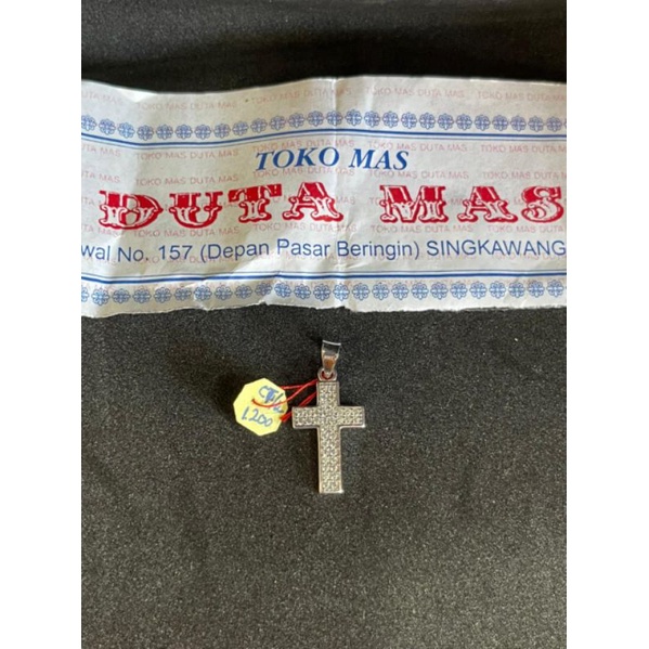 liontin salib emas putih 375