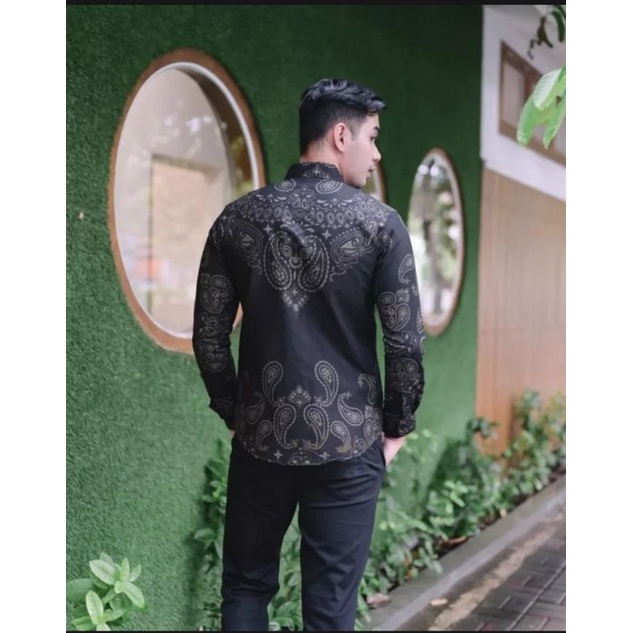 Batik Pria Hitam Modern Premium Slimfit / Kemeja Batik Pria Premium Model Slimfit / Baju Batik Pria Bahan Katun Solo Sragenan Full Lapis Furing Erow / Kemeja Batik Katun Pria Lapis Furing