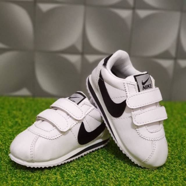 Sepatu Anak Nike Cortes