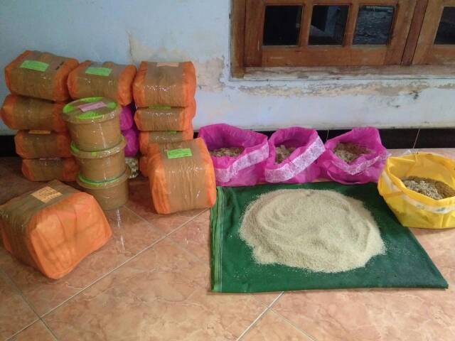 Telur jangkrik alam cliring 1kg atau 1000gram atau 10ons