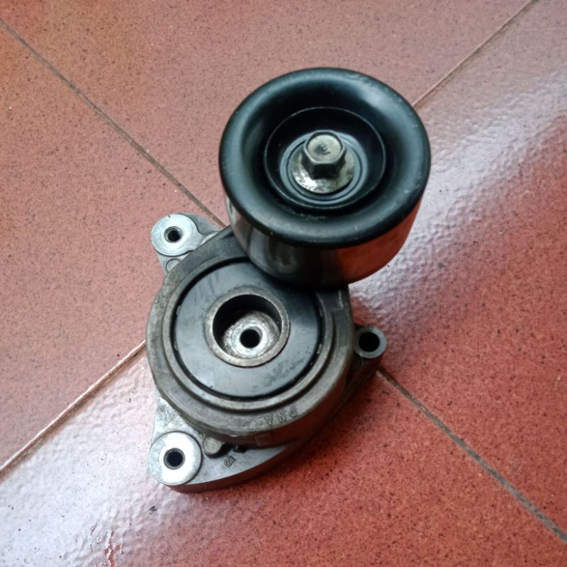 Tensioner pulley Assy Honda CRV Gen3