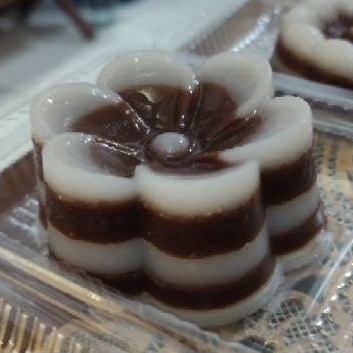 

Kue Lapis Tepung Beras