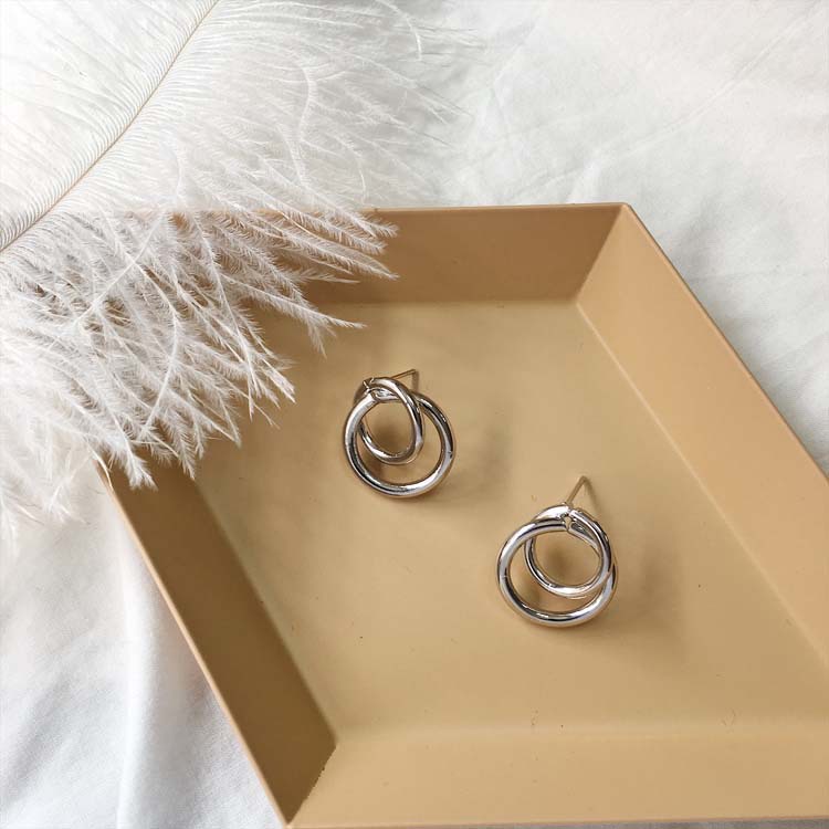 Korea sederhana double layer besar dan kecil lingkaran diikat stud anting-anting Korea gaya chic dan