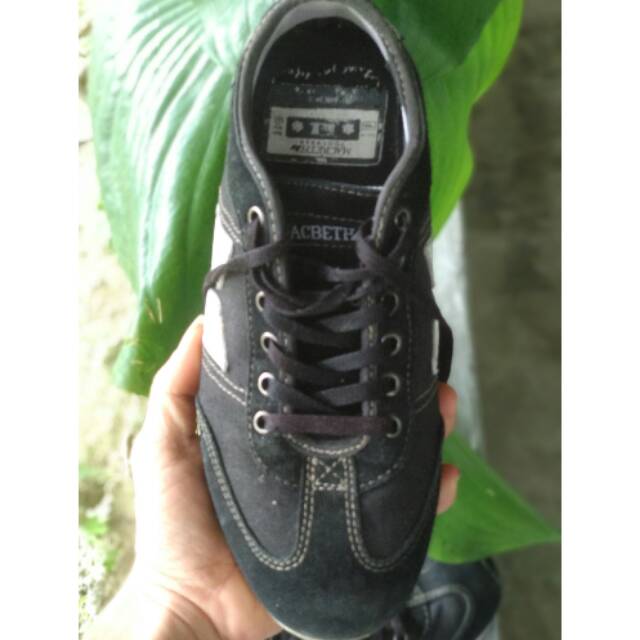 Macbeth Brighton era tom delonge