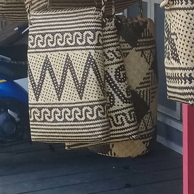 Anjat motif selempang kecil kotak sedang