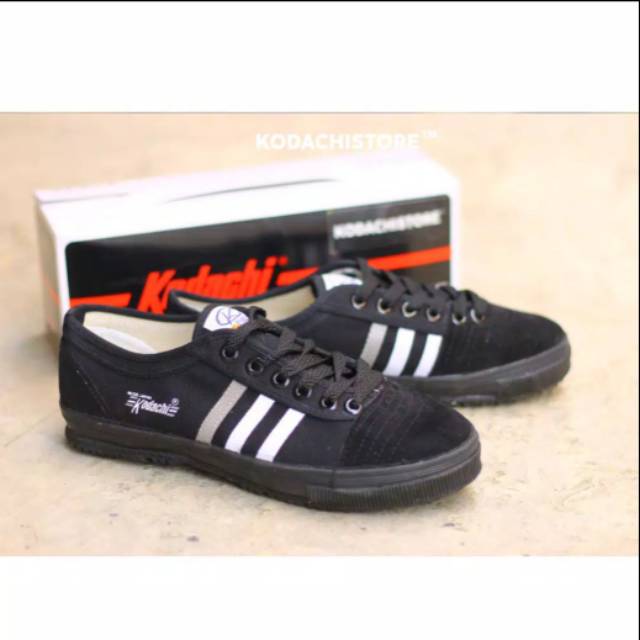 Sepatu badminton  Kodachi 8111hitam
