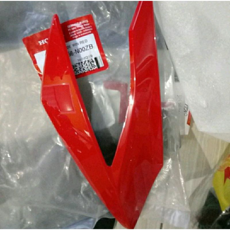 cover kupingan lampu depan kanan new Sonic 150 merah cabe