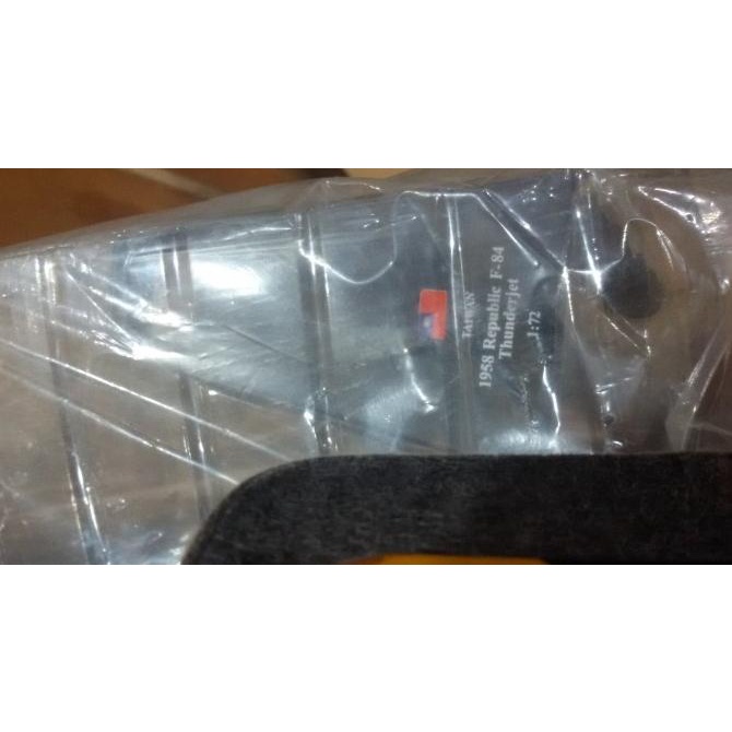 Diecast Miniatur Pesawat Amercom F-84 Tunderjet