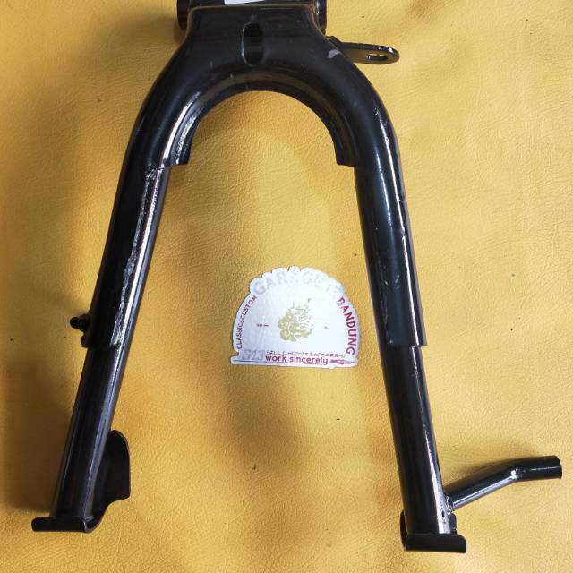 Standar tengah honda win