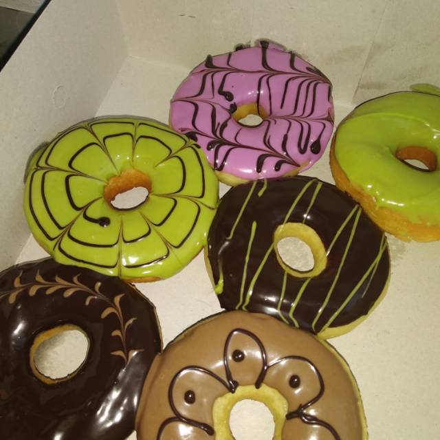 

WadiDawnat- Donat kampung kekikinan murah - Donat glaze lumerr enak empuk menul nagihh- 12 pcs