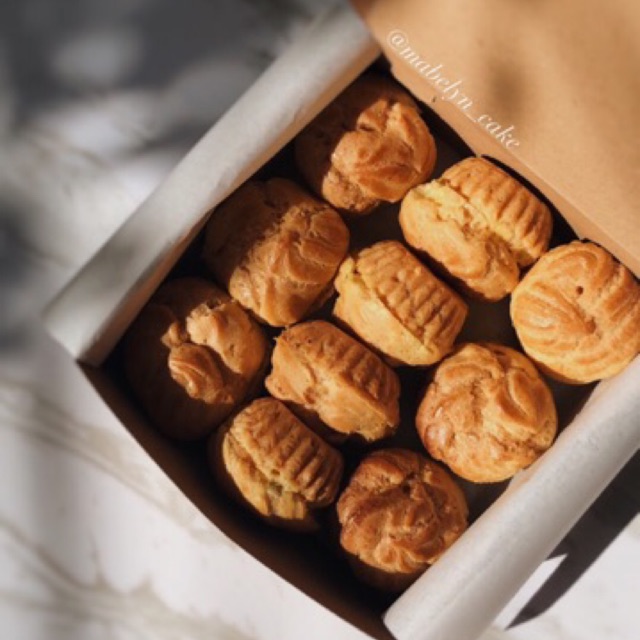 

Mabelyn Cake - Kue Soes 10 pcs