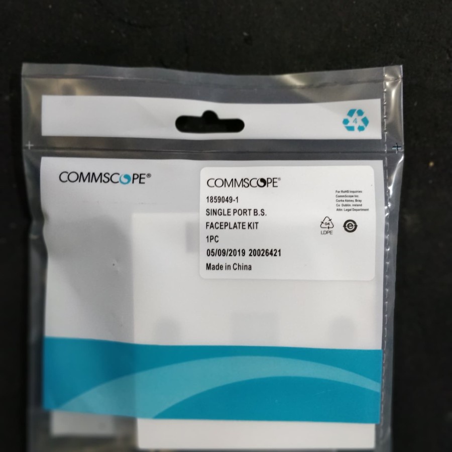 COMMSCOPE AMP FacePlate Kit Single Port - Wall Plate