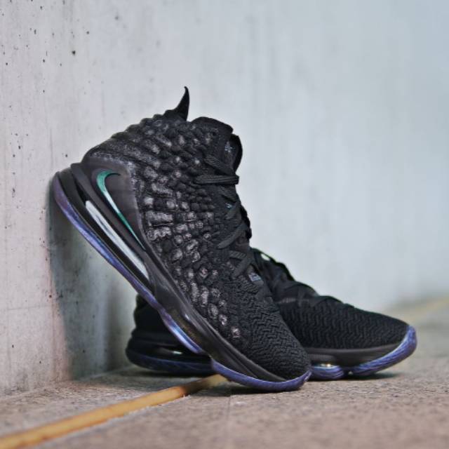  NIKE  LEBRON 17 CURRENCY EXCHANGE RATE SEPATU  BASKET  LEBRON 