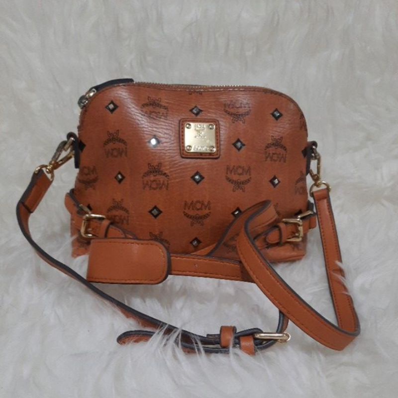 Preloved sling bag MCM