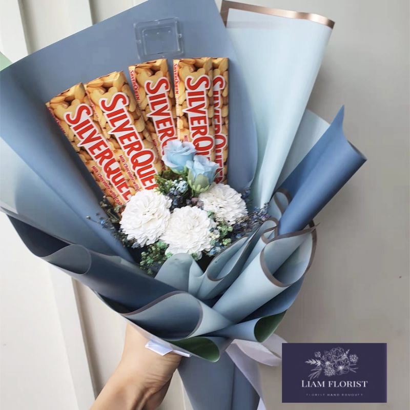 BUKET COKLAT SILVERQUEEN MIX BUNGA MAWAR ARTIFICIAL/BUKET COKLAT SNACK JAJAN/WISUDA ANNIVERSARY