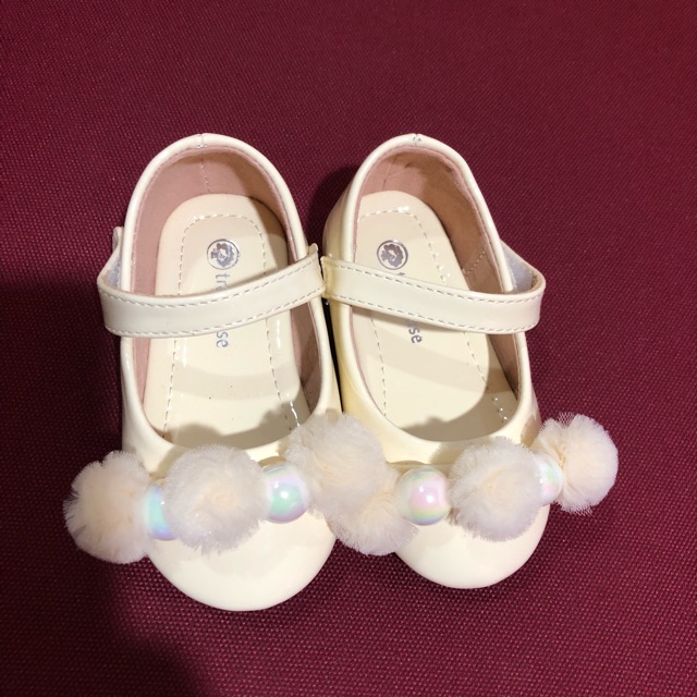 Sepatu anak merek Treehouse