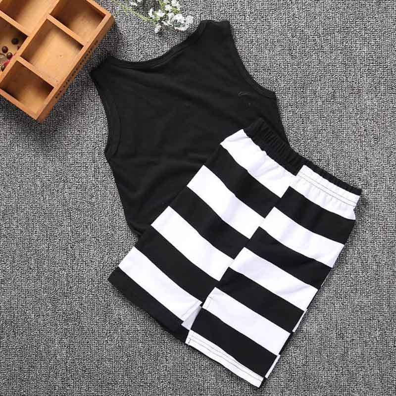 Set 2Pcs Kaos  T Shirt Tanpa Lengan Motif  Garis  Garis  Warna 