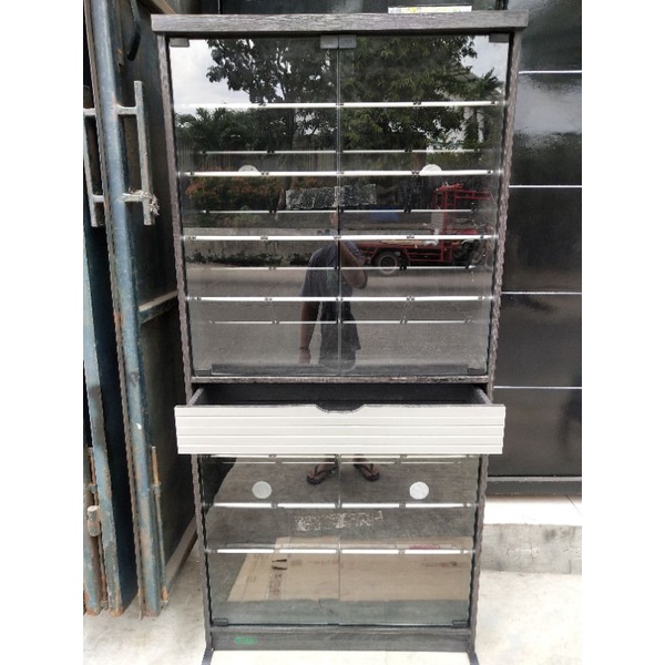 rak sepatu laci tinggi minimalis pintu kaca 36 pasang