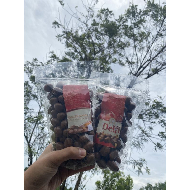 

Delfi Golden Almond/Delfi Cashew Kemasan 250 Gr