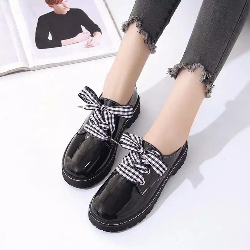 SEPATU KASUAL WANITA DOCMART TALI PITA 456374638